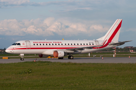 Embraer E175LR (ERJ-170-200LR) - SP-LIG operated by Poland - Government
