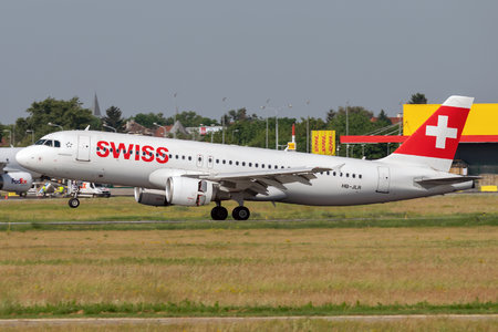 Airbus A320-214 - HB-JLR operated by Swiss International Air Lines