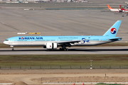 Boeing 777-300ER - HL8008 operated by Korean Air