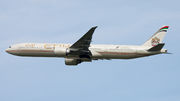 Boeing 777-300ER - A6-ETP operated by Etihad Airways