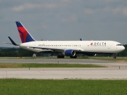 Boeing 767-300ER - N192DN operated by Delta Air Lines