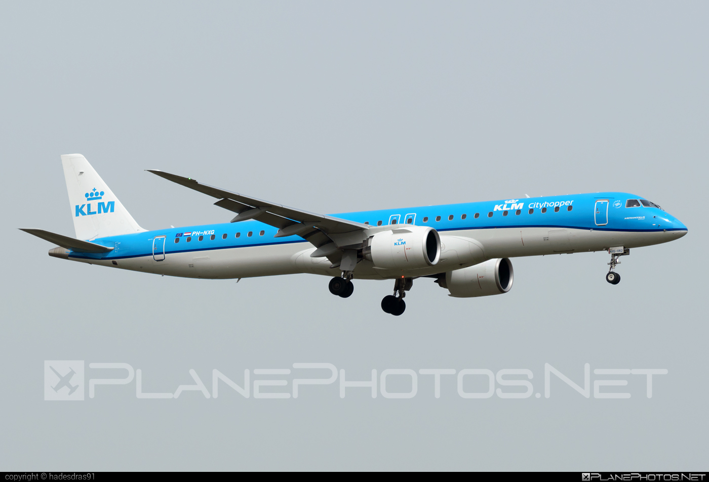 PH-NXG - Embraer E195-E2 (ERJ-190-400STD) operated by KLM Royal Dutch ...