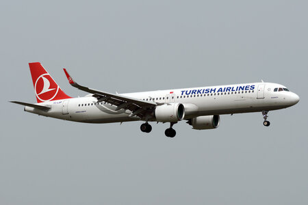 Airbus A321-271NX - TC-LSP operated by Turkish Airlines