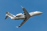 Bombardier Challenger 350 (BD-100-1A10) - OE-HUG operated by Avcon Jet